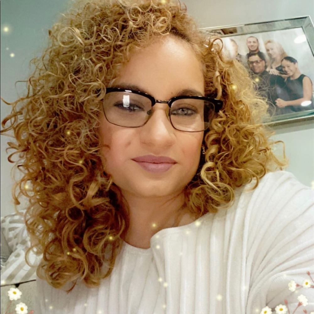 Meet your Posher, Julie